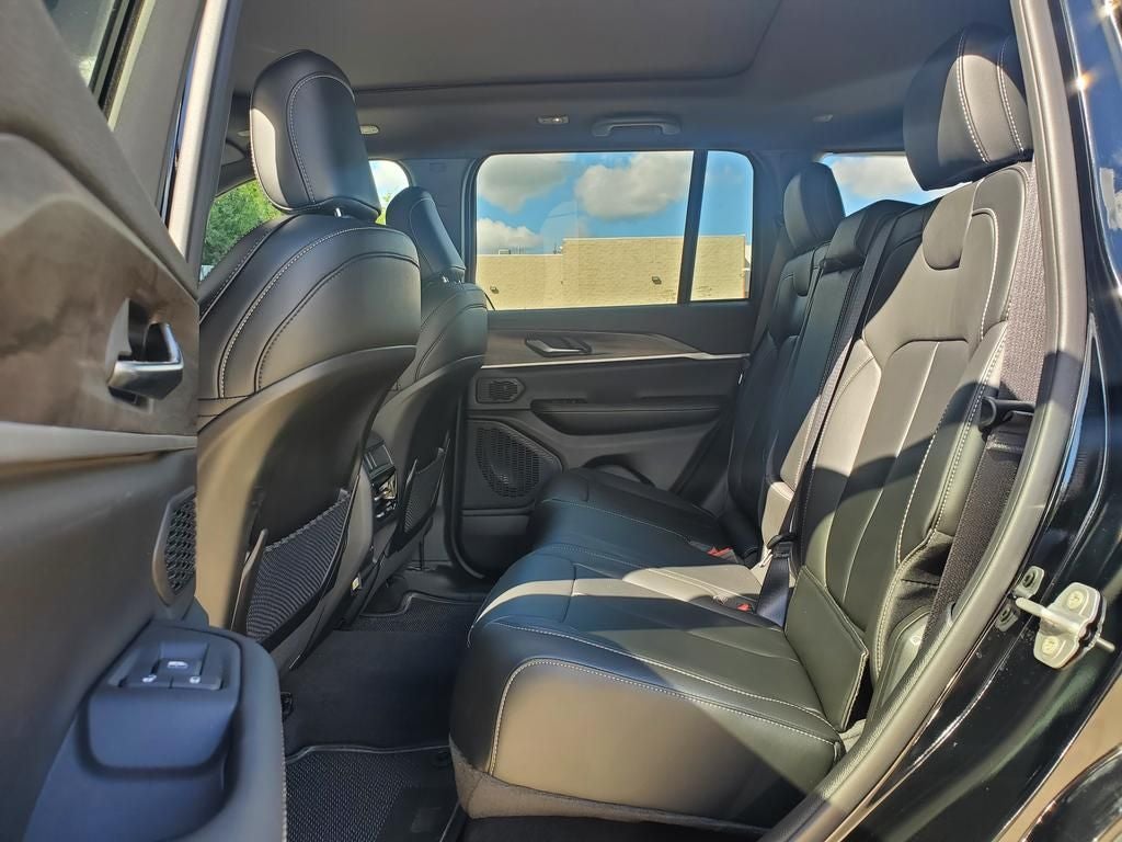 2027 Jeep Grand Cherokee GRAND CHEROKEE LIMITED 4X4