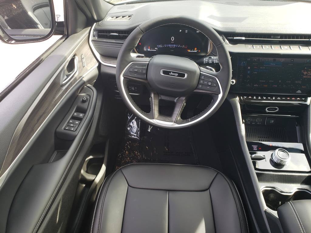 2027 Jeep Grand Cherokee GRAND CHEROKEE LIMITED 4X4