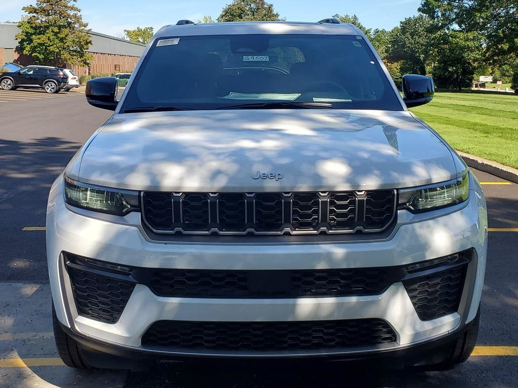 2027 Jeep Grand Cherokee GRAND CHEROKEE LIMITED 4X4