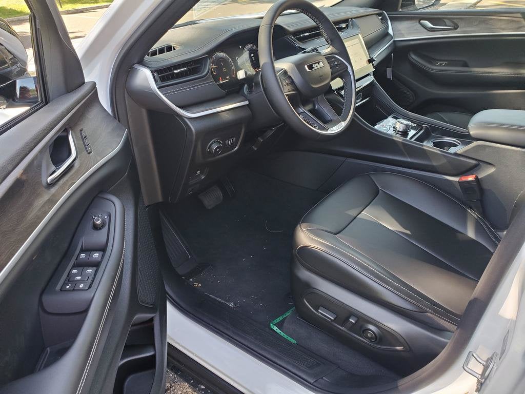 2027 Jeep Grand Cherokee GRAND CHEROKEE LIMITED 4X4