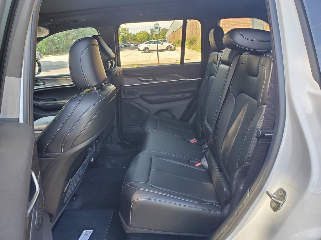 2027 Jeep Grand Cherokee GRAND CHEROKEE LIMITED 4X4