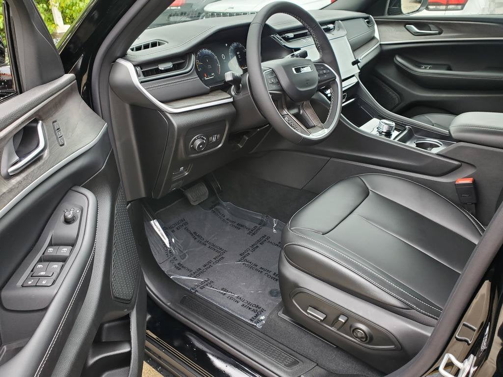 2027 Jeep Grand Cherokee GRAND CHEROKEE LIMITED 4X4