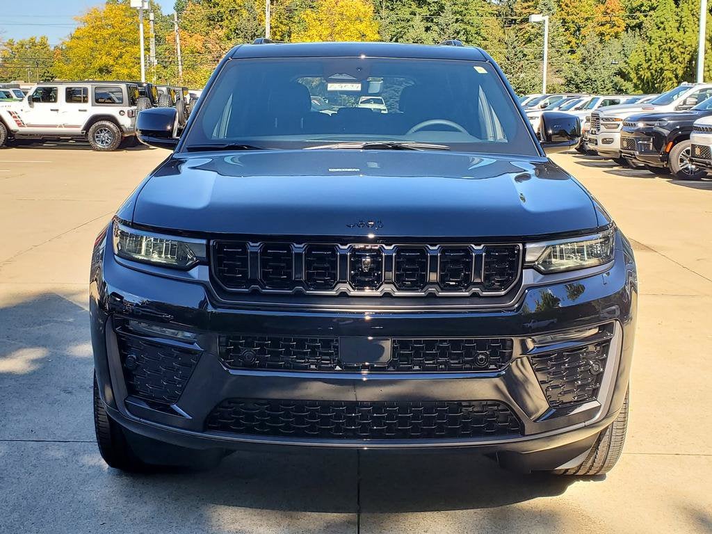 2027 Jeep Grand Cherokee GRAND CHEROKEE LIMITED RESERVE 4X4