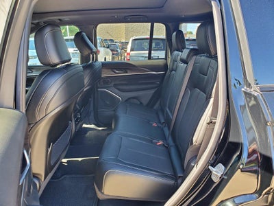 2027 Jeep Grand Cherokee GRAND CHEROKEE LIMITED RESERVE 4X4
