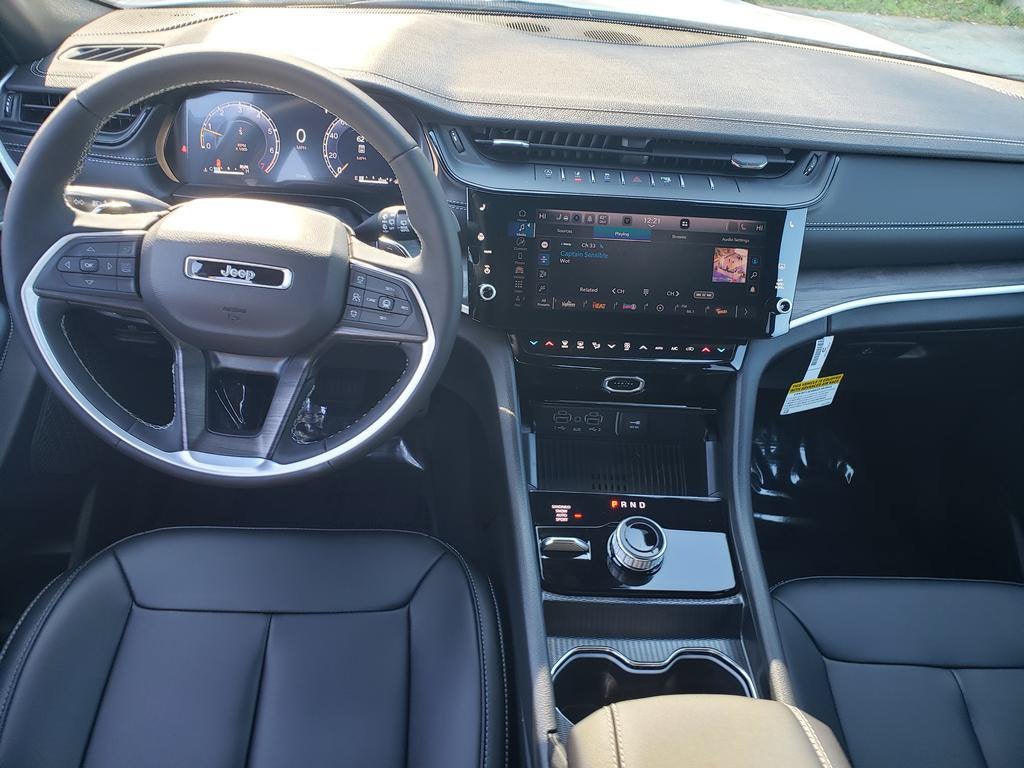 2027 Jeep Grand Cherokee GRAND CHEROKEE LIMITED 4X4