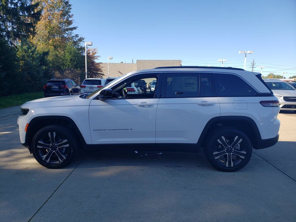 2027 Jeep Grand Cherokee GRAND CHEROKEE LIMITED 4X4