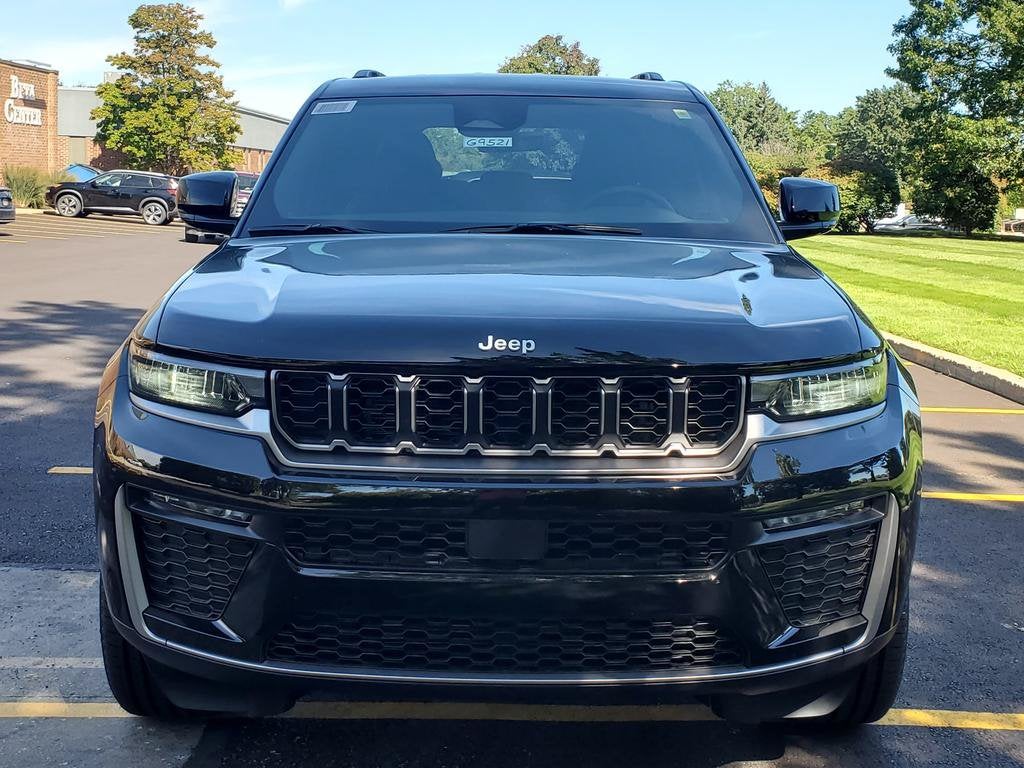 2027 Jeep Grand Cherokee GRAND CHEROKEE LIMITED 4X4