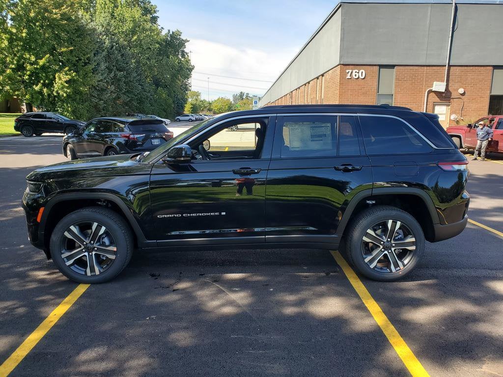 2027 Jeep Grand Cherokee GRAND CHEROKEE LIMITED 4X4
