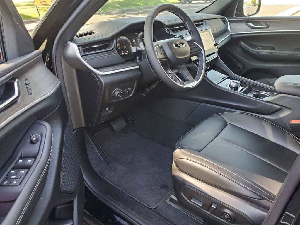 2027 Jeep Grand Cherokee GRAND CHEROKEE LIMITED 4X4