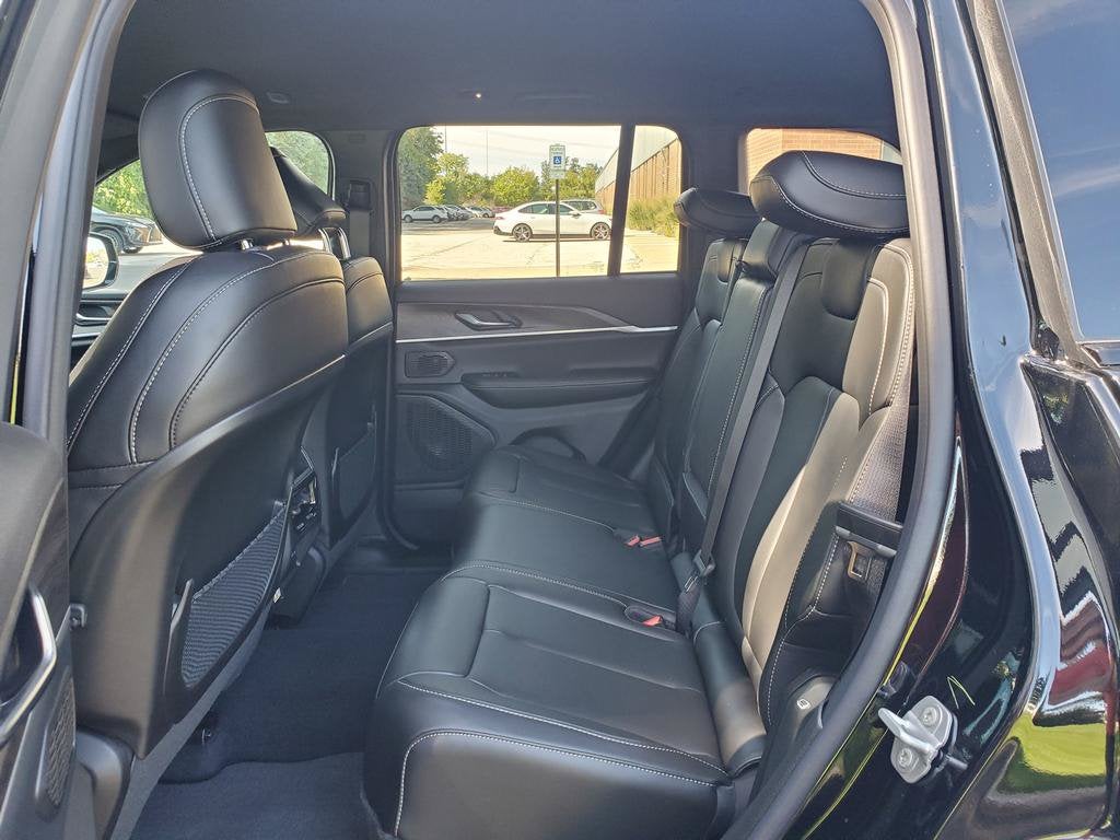 2027 Jeep Grand Cherokee GRAND CHEROKEE LIMITED 4X4