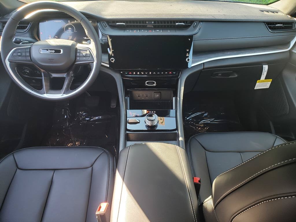 2027 Jeep Grand Cherokee GRAND CHEROKEE LIMITED 4X4