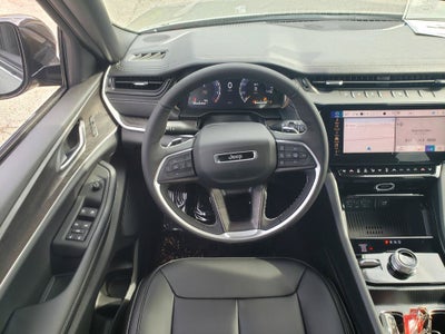 2027 Jeep Grand Cherokee GRAND CHEROKEE LIMITED 4X4