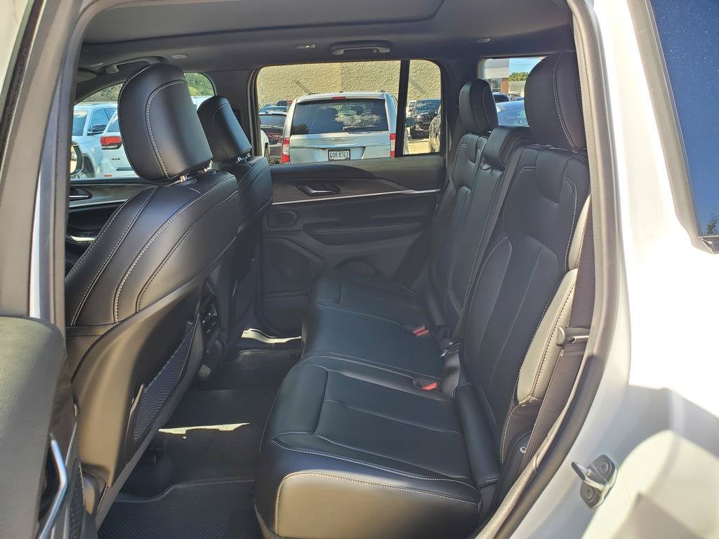 2027 Jeep Grand Cherokee GRAND CHEROKEE LIMITED 4X4