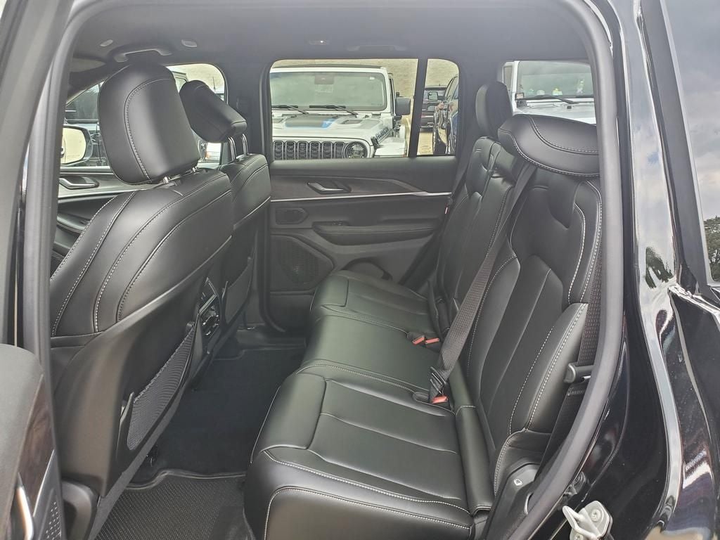 2027 Jeep Grand Cherokee GRAND CHEROKEE LIMITED 4X4