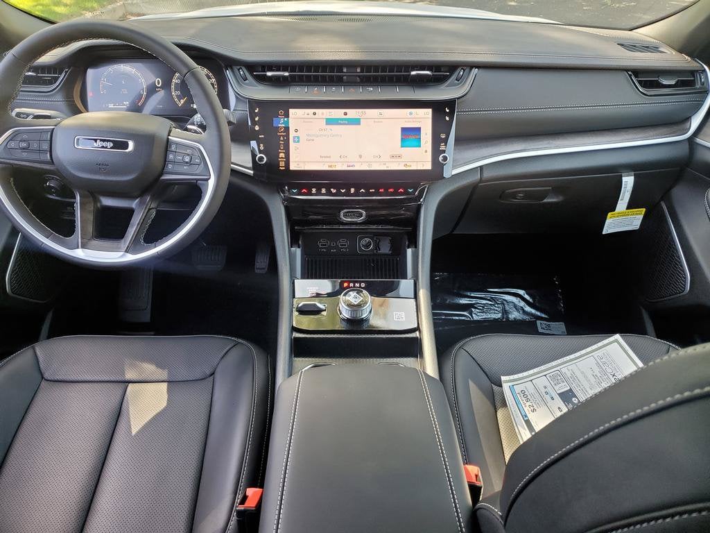 2027 Jeep Grand Cherokee GRAND CHEROKEE LIMITED RESERVE 4X4