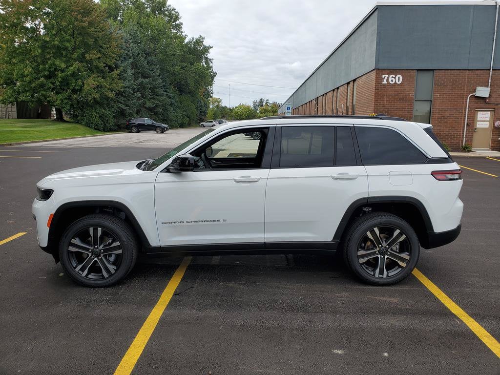 2027 Jeep Grand Cherokee GRAND CHEROKEE LIMITED 4X4