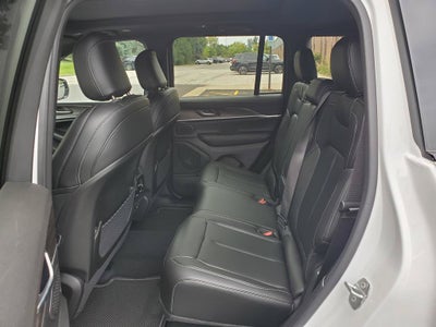 2027 Jeep Grand Cherokee GRAND CHEROKEE LIMITED 4X4