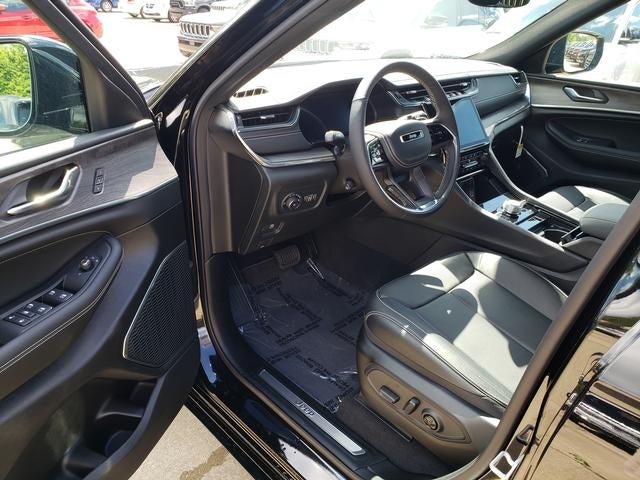 2025 Jeep Grand Cherokee GRAND CHEROKEE OVERLAND 4X4