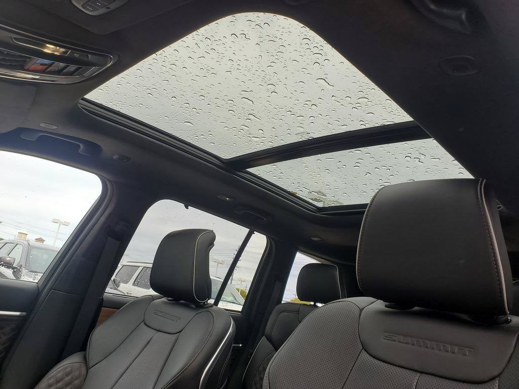 2027 Jeep Grand Cherokee GRAND CHEROKEE SUMMIT 4X4