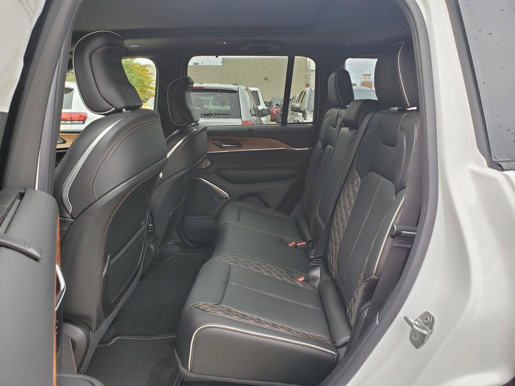 2027 Jeep Grand Cherokee GRAND CHEROKEE SUMMIT 4X4