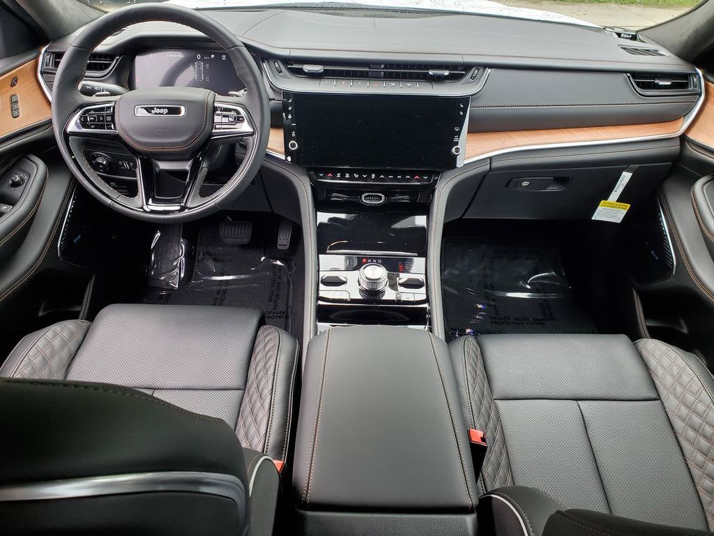 2027 Jeep Grand Cherokee GRAND CHEROKEE SUMMIT 4X4