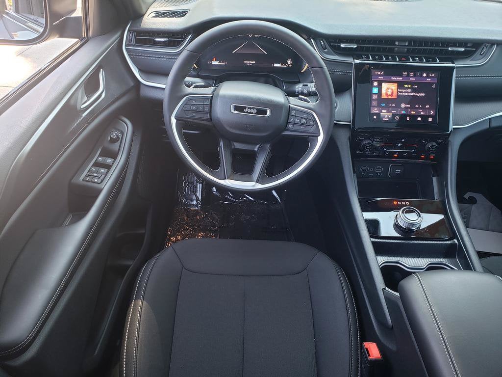 2026 Jeep Grand Cherokee GRAND CHEROKEE L LAREDO X 4X4