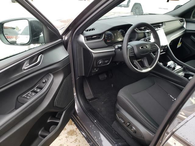 2025 Jeep Grand Cherokee GRAND CHEROKEE L LAREDO X 4X4