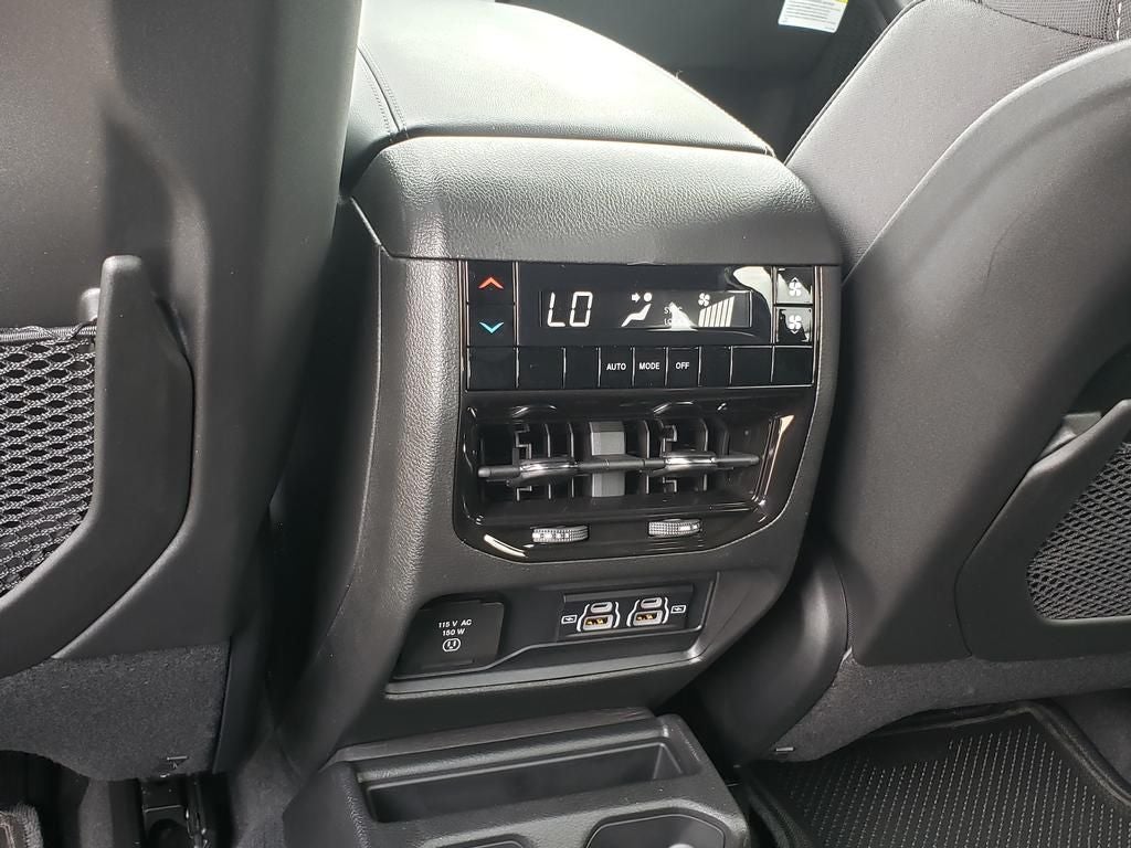 2026 Jeep Grand Cherokee GRAND CHEROKEE L LAREDO X 4X4
