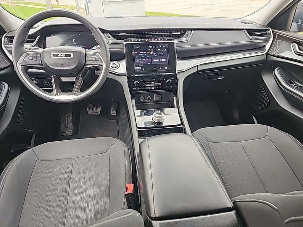 2023 Jeep Grand Cherokee L Laredo 4x4