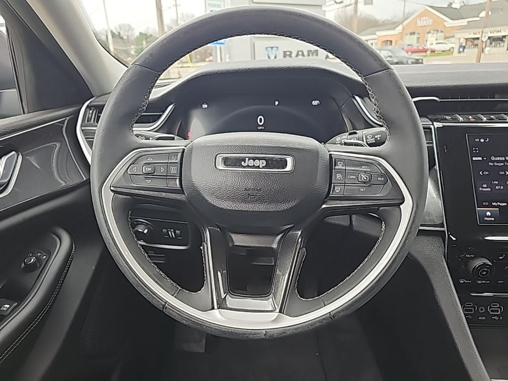 2023 Jeep Grand Cherokee L Laredo 4x4