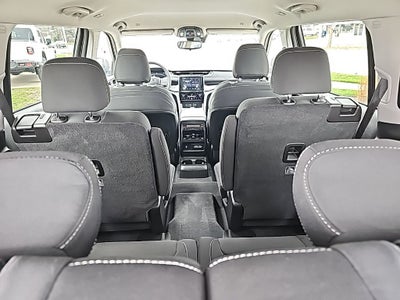 2023 Jeep Grand Cherokee L Laredo 4x4