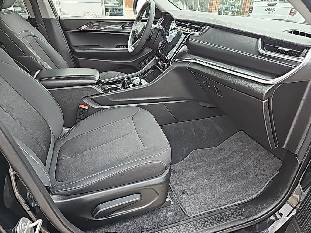 2023 Jeep Grand Cherokee L Laredo 4x4