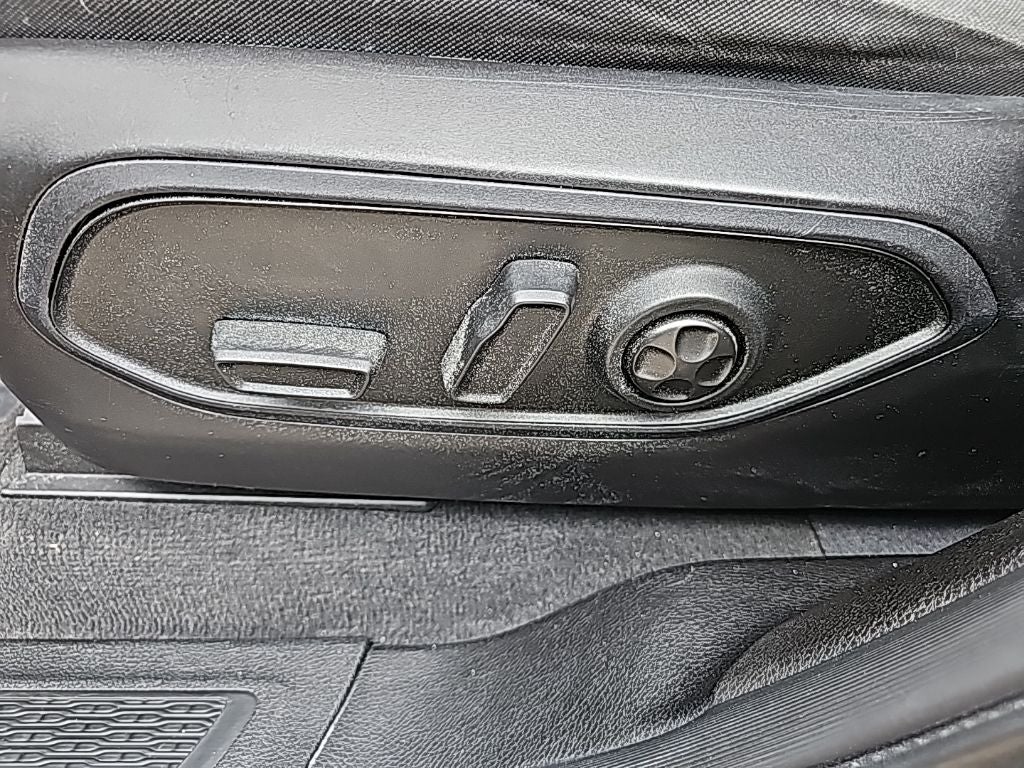 2023 Jeep Grand Cherokee L Laredo 4x4