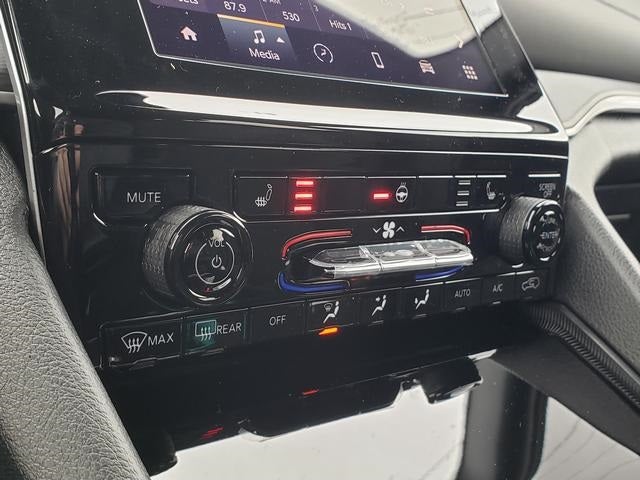 2025 Jeep Grand Cherokee GRAND CHEROKEE L LAREDO X 4X4