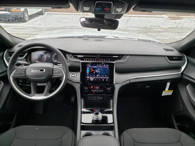 2025 Jeep Grand Cherokee GRAND CHEROKEE L LAREDO X 4X4