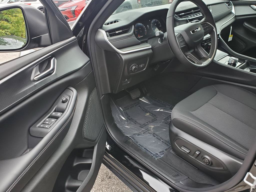 2026 Jeep Grand Cherokee GRAND CHEROKEE L LAREDO X 4X4