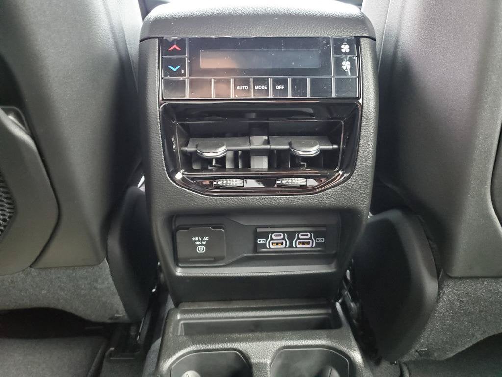 2026 Jeep Grand Cherokee GRAND CHEROKEE L LAREDO X 4X4
