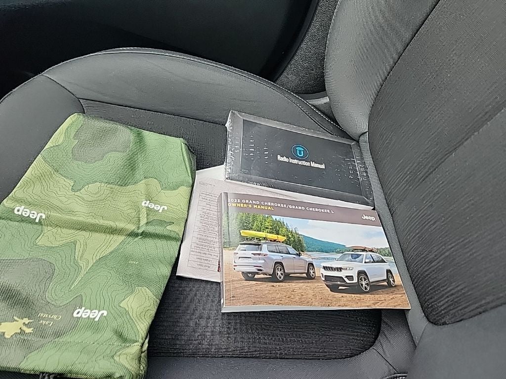 2023 Jeep Grand Cherokee L Laredo