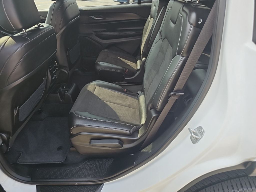 2025 Jeep Grand Cherokee L Altitude X 4x4