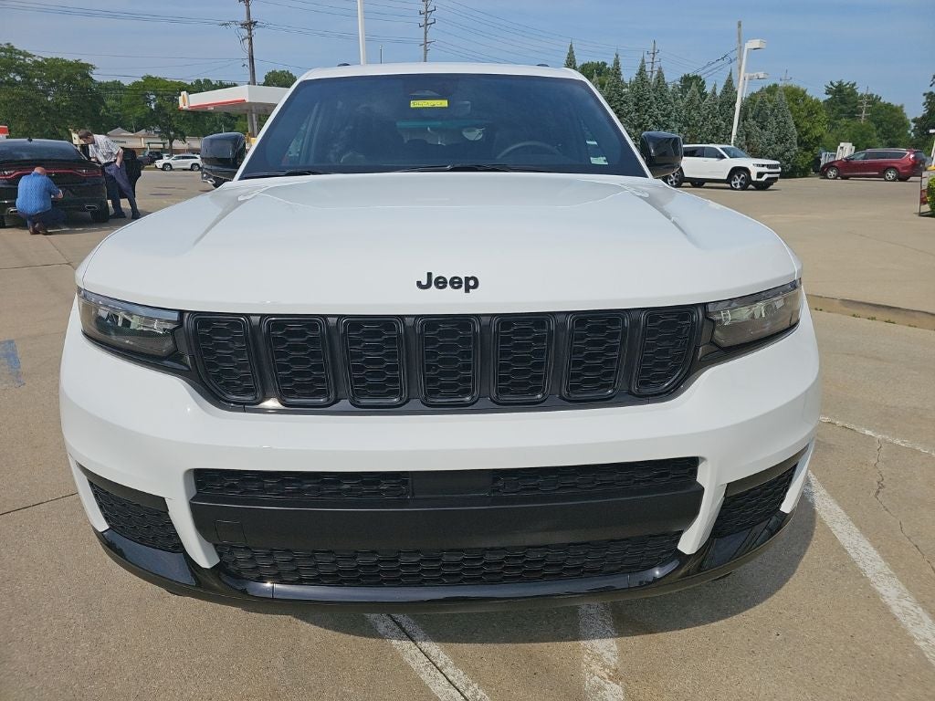 2025 Jeep Grand Cherokee L Altitude X 4x4