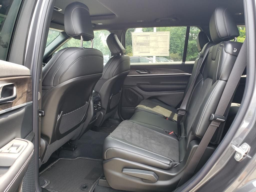 2026 Jeep Grand Cherokee GRAND CHEROKEE L LAREDO ALTITUDE 4X4