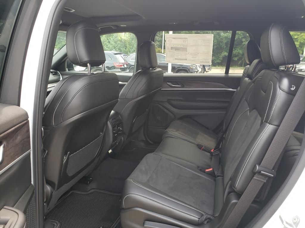 2026 Jeep Grand Cherokee GRAND CHEROKEE L LAREDO ALTITUDE 4X4