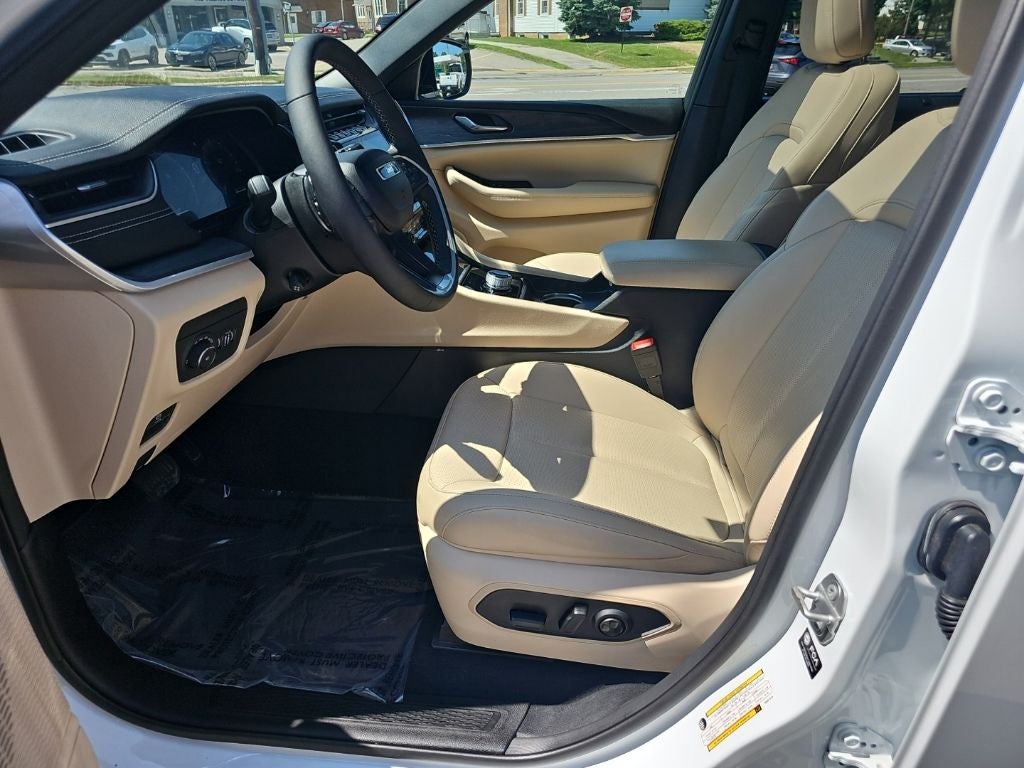 2025 Jeep Grand Cherokee L Limited 4x4