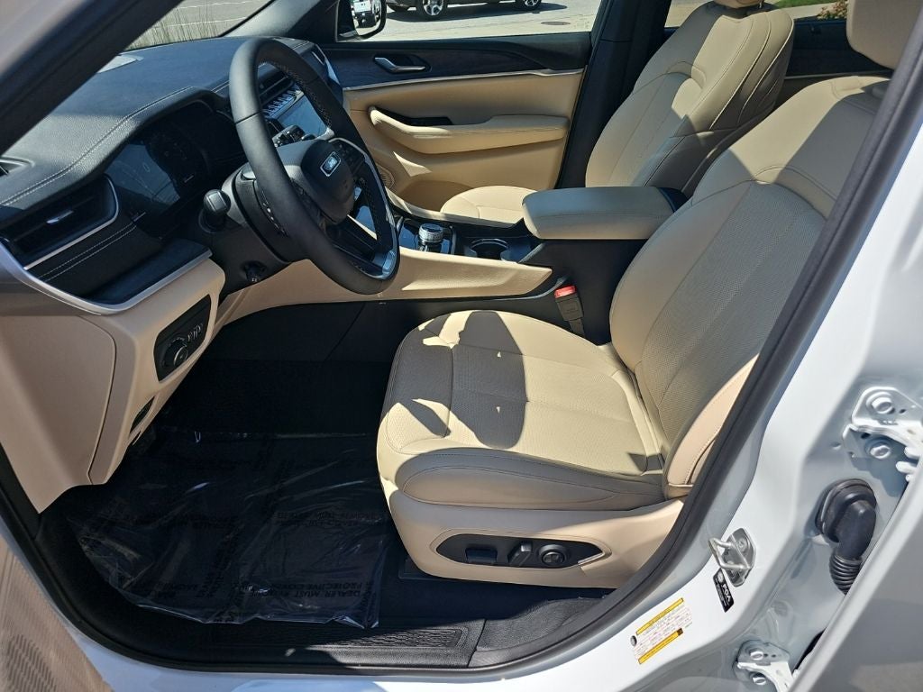 2025 Jeep Grand Cherokee L Limited 4x4