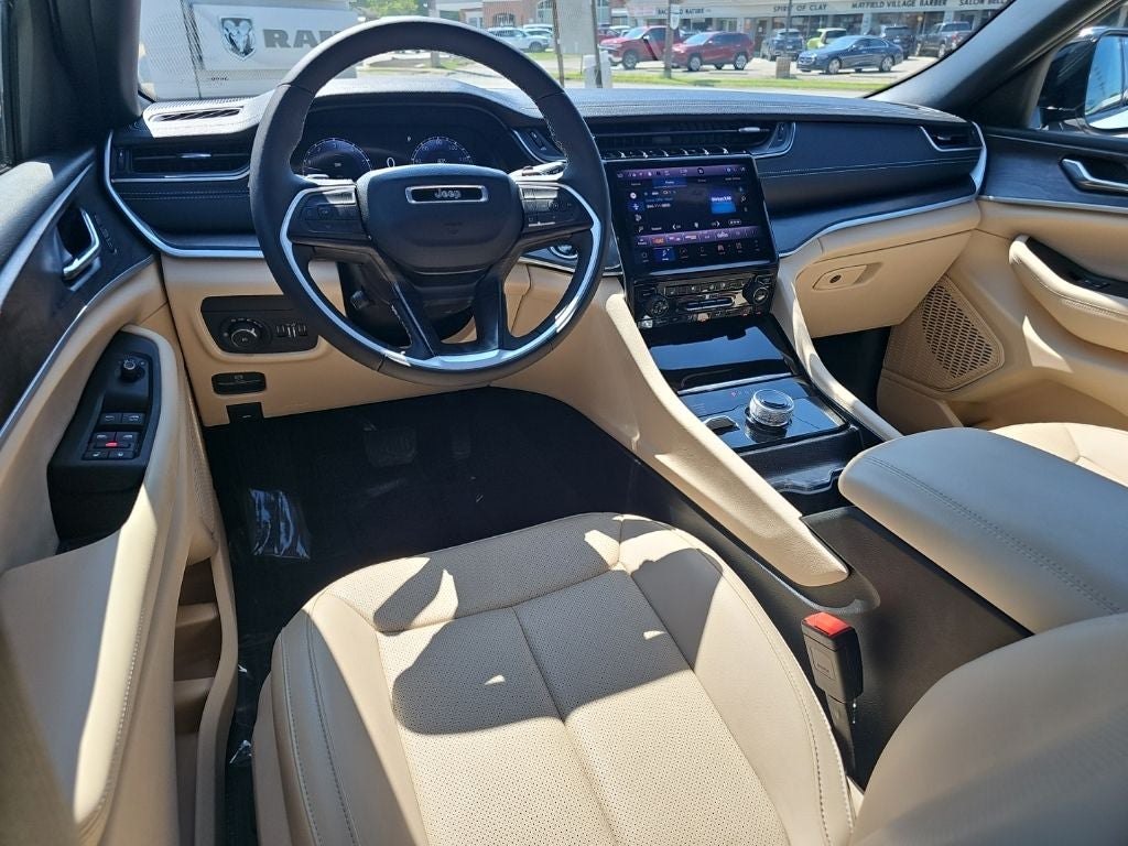 2025 Jeep Grand Cherokee L Limited 4x4