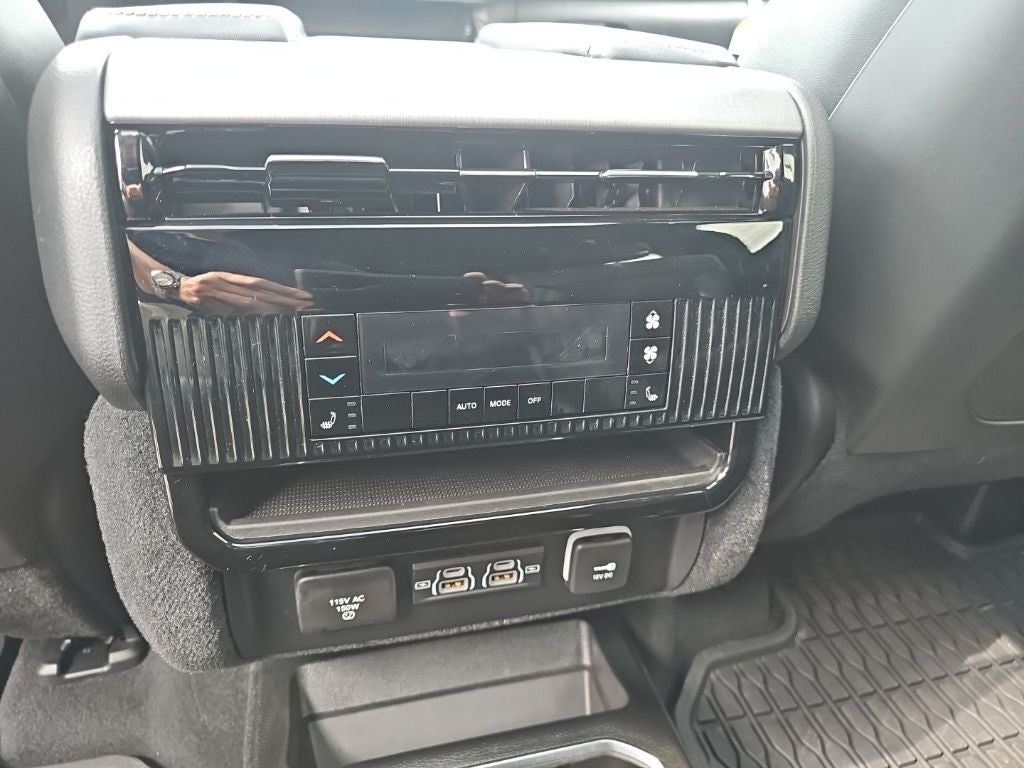 2024 Jeep Wagoneer Series II Carbide 4x4