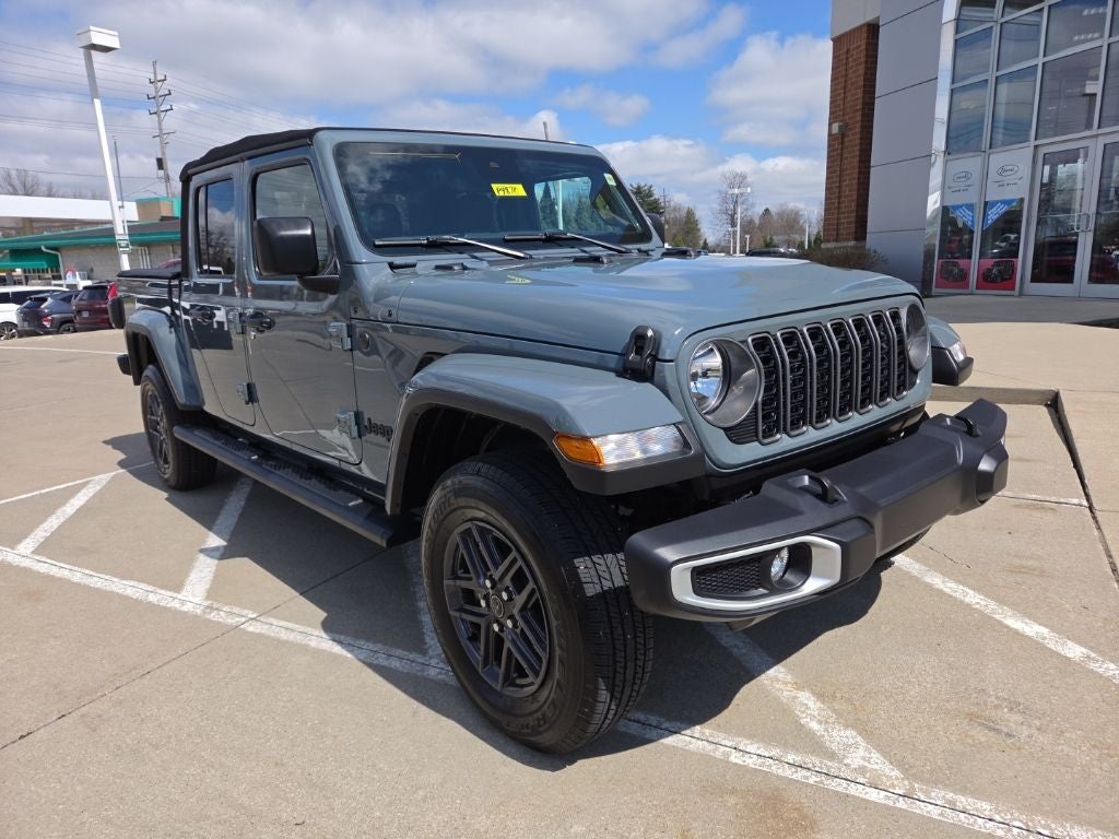 2024 Jeep Gladiator Sport S