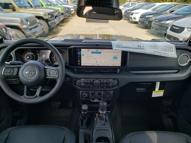 2026 Jeep Gladiator GLADIATOR SAHARA 4X4