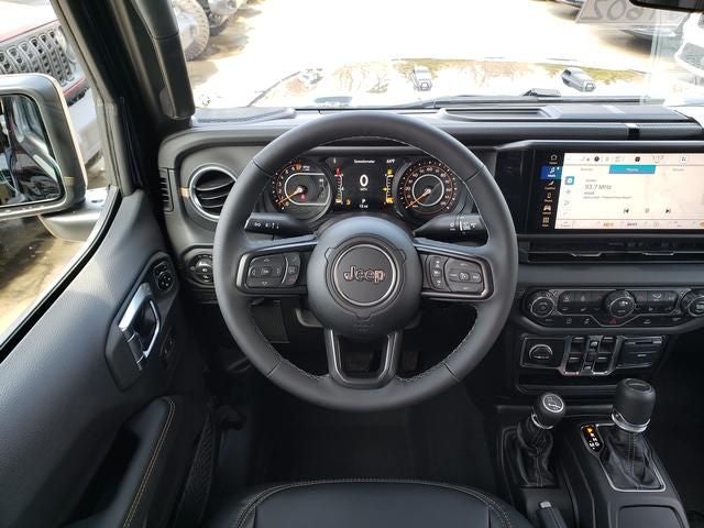 2026 Jeep Gladiator GLADIATOR SAHARA 4X4