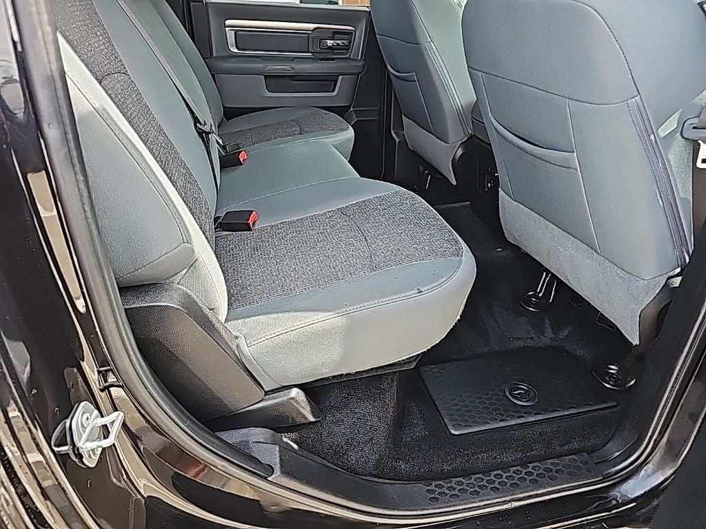 2017 RAM 1500 Big Horn Crew Cab 4x4 5'7' Box